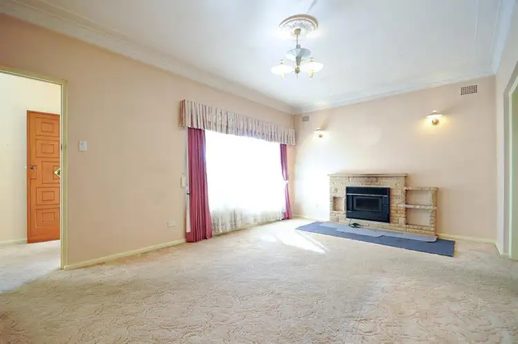Fifth view of Homely house listing, 16 Caroline St, Dubbo NSW 2830