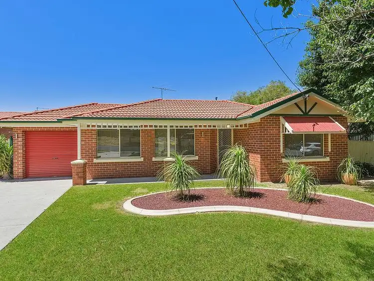 Main view of Homely townhouse listing, 2/107 Southern View Dr, West Albury NSW 2640