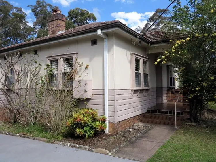 37 Hawkesbury  Rd, Springwood NSW 2777