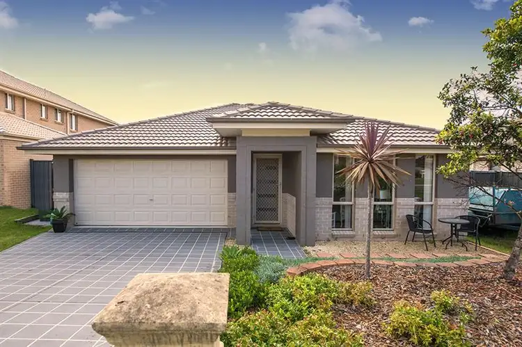 6 Salamander Rd, Wadalba NSW 2259