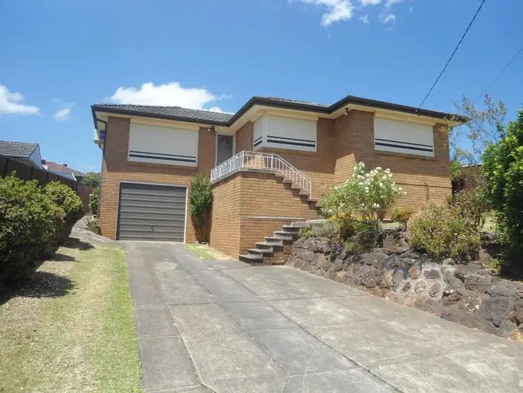 4 Glenisia Ave, Georges Hall NSW 2198