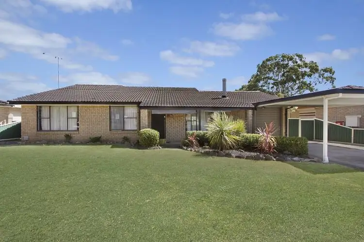 30 Lyrebird  Cres, St Clair NSW 2759