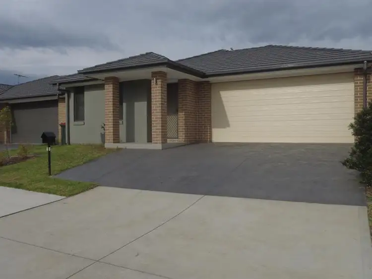 12 Bond  St, Ropes Crossing NSW 2760