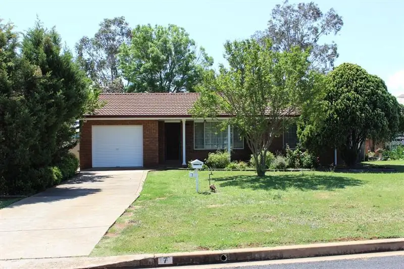 Main view of Homely house listing, 7 Potter Cl, Dubbo NSW 2830