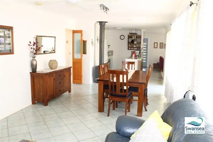 Second view of Homely house listing, 10 Nioka Pl, Swansea NSW 2281