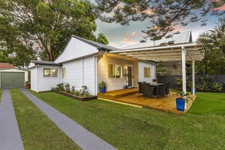 30 Walford St, Woy Woy NSW 2256