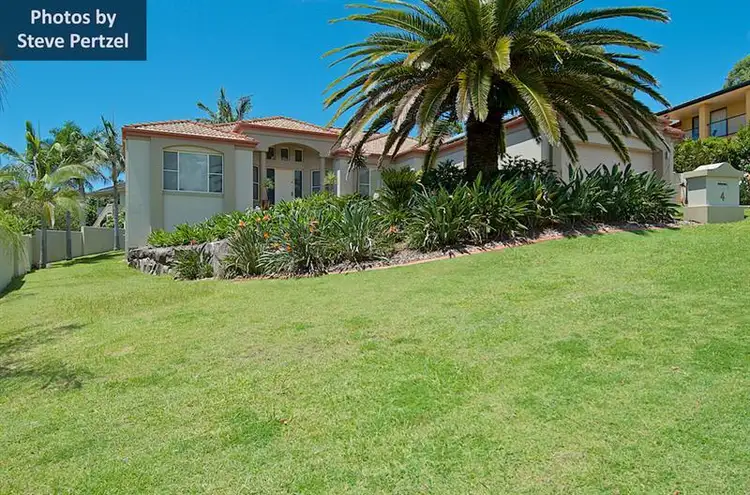 4 Neri Cres, Arundel QLD 4214