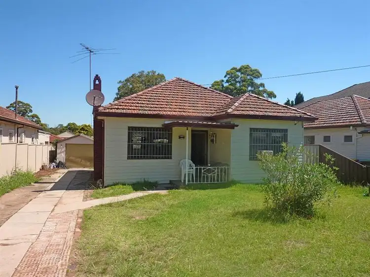 5 Shenstone Rd, Riverwood NSW 2210