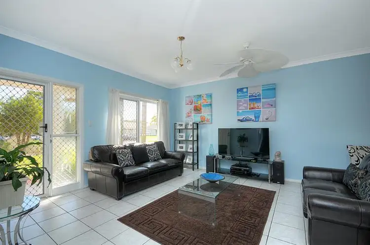 Main view of Homely townhouse listing, 2/4 Maranta St, Elanora QLD 4221