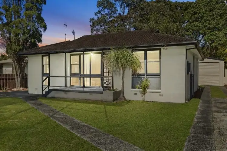 13 Macleay Ave, Woy Woy NSW 2256