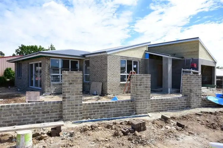 6 Lily Pl, Orange NSW 2800
