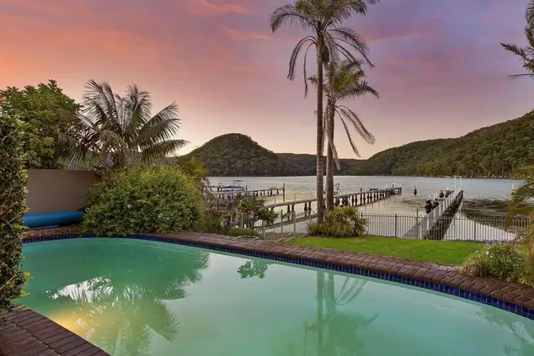10 Bassan St, Woy Woy Bay NSW 2256