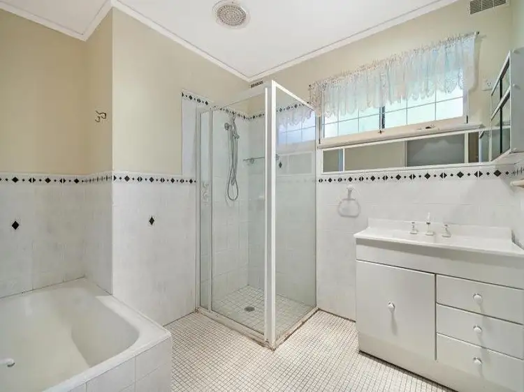 Fifth view of Homely house listing, 18 Erina Ave, Woy Woy NSW 2256