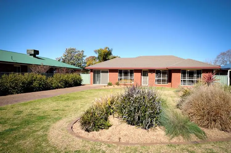 44 Meadowbank Dr, Dubbo NSW 2830