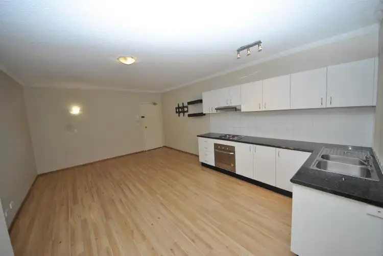Fourth view of Homely unit listing, 18/1 Waterside Cres, Carramar NSW 2163