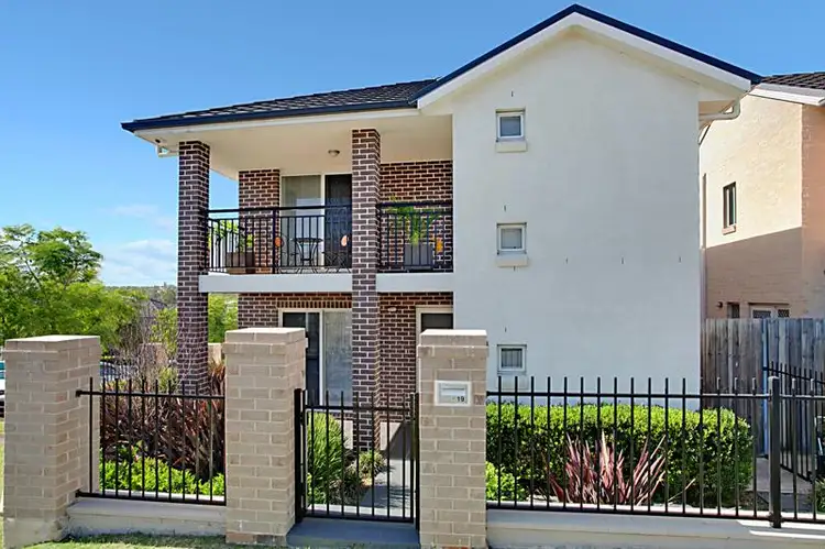 19 Santana Rd, Campbelltown NSW 2560