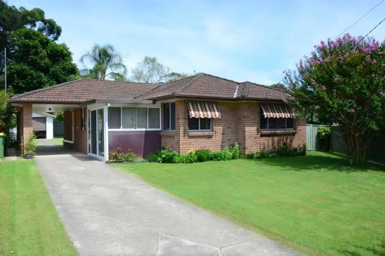 6 Amulla Cl, Point Clare NSW 2250