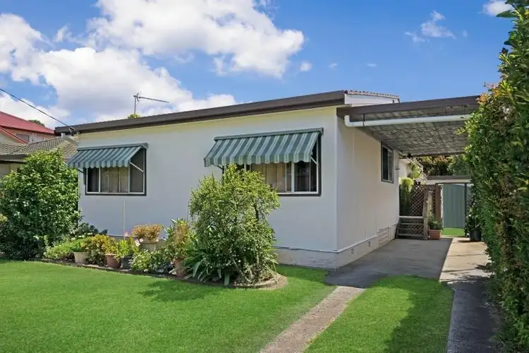 29 MacKenzie Ave, Woy Woy NSW 2256