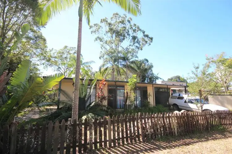 1 Lloyd George Gr, Tanilba Bay NSW 2319