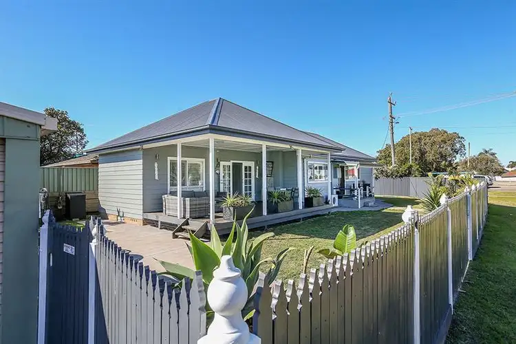 128 Lakeview Pde, Blacksmiths NSW 2281