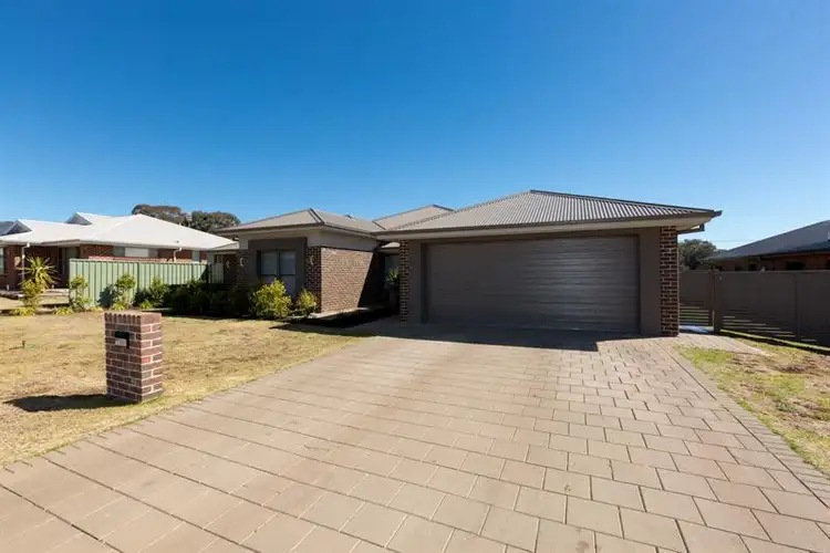 27 Lincoln Pkwy, Dubbo NSW 2830