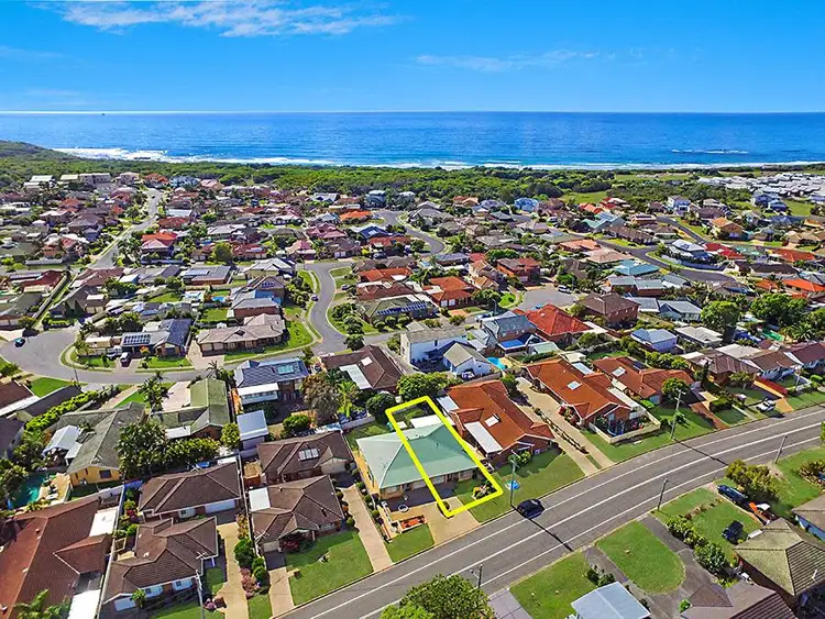 Fourth view of Homely semi-detached listing, 2/15 Caves Beach Road, Caves Beach NSW 2281