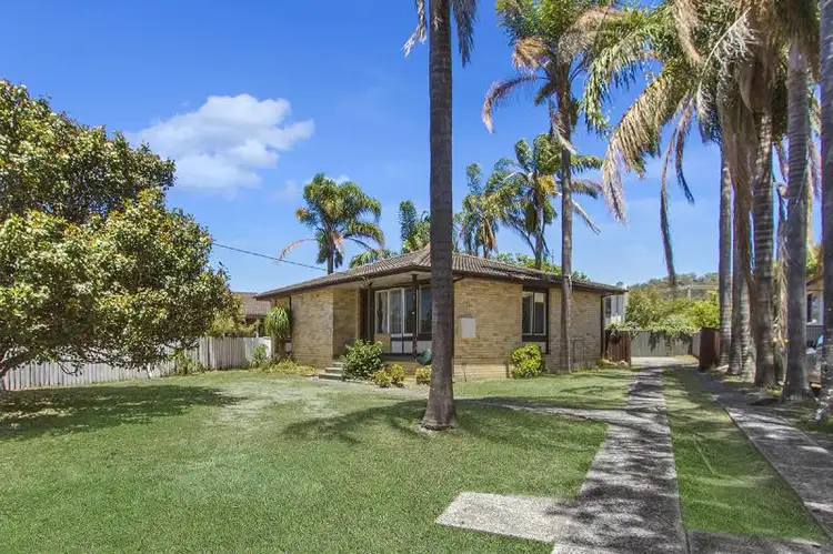 19 Nambucca Dr, Woy Woy NSW 2256