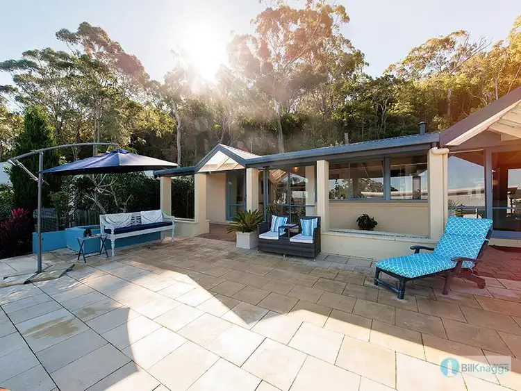 11 The Yardarm -, Corlette NSW 2315