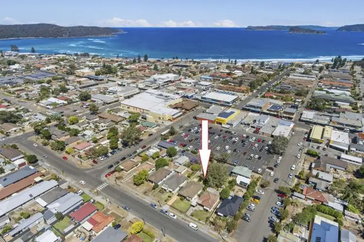 18 Wellington St, Umina Beach NSW 2257
