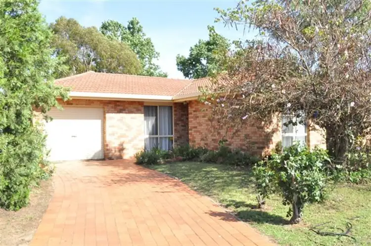 6 Meadowbank Dr, Dubbo NSW 2830