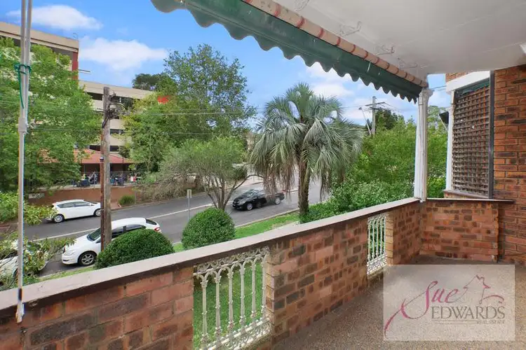 4/10A Muriel  St, Hornsby NSW 2077