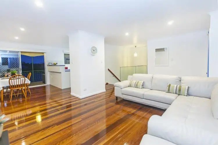 10 Barnehurst St, Tarragindi QLD 4121