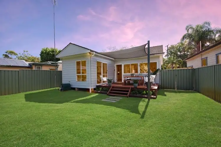 128 Mt Ettalong Rd, Umina Beach NSW 2257