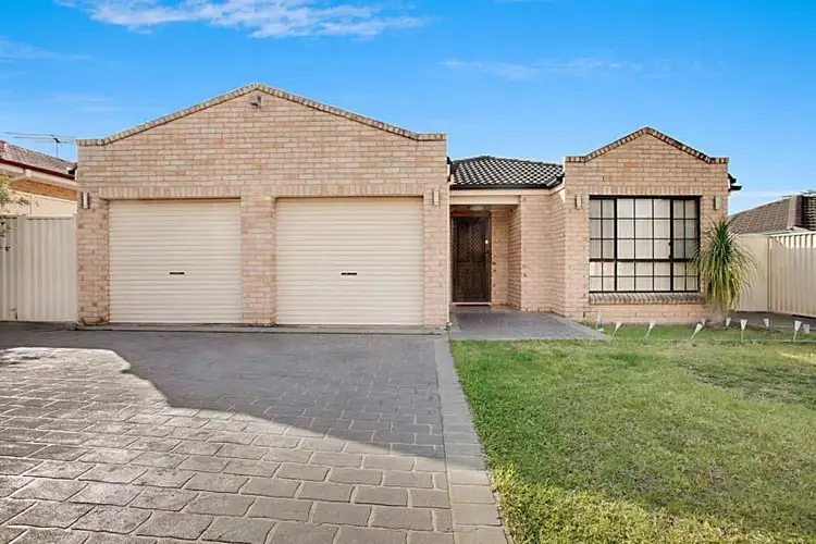 41 Archibald Cres, Rosemeadow NSW 2560