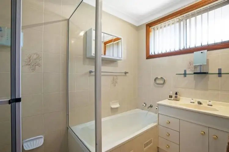 Seventh view of Homely villa listing, 2/10 Wallaby St, Blackwall NSW 2256