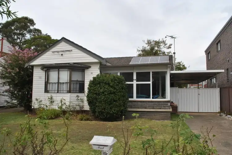 15 Roosevelt St, Sefton NSW 2162