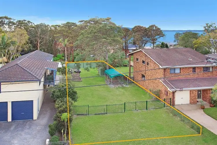 50 King Albert  Ave, Tanilba Bay NSW 2319