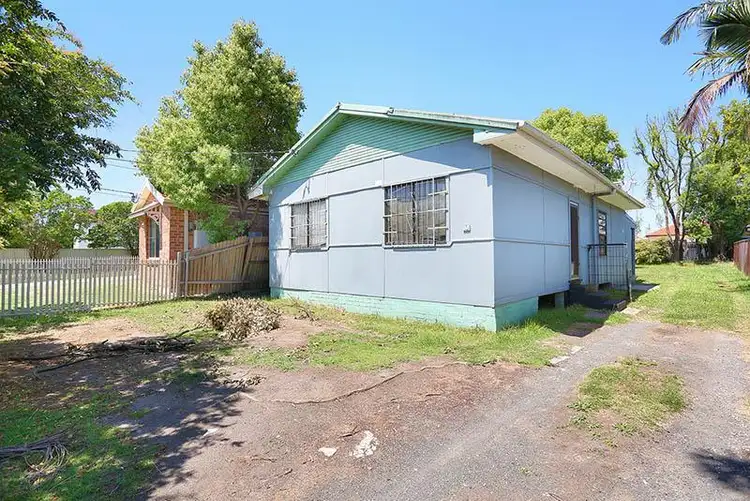 10 Mitchell St, Fairfield East NSW 2165