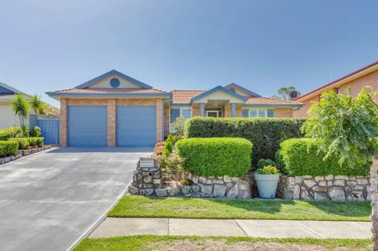 16 Scobie Street, Fletcher NSW 2287