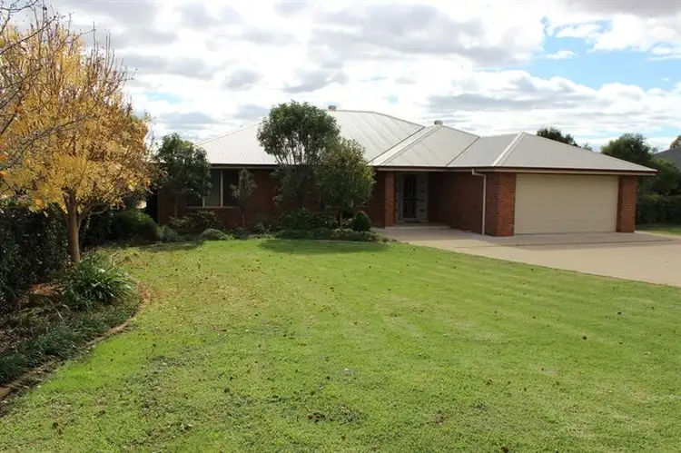 27 Merrilea Rd, Dubbo NSW 2830