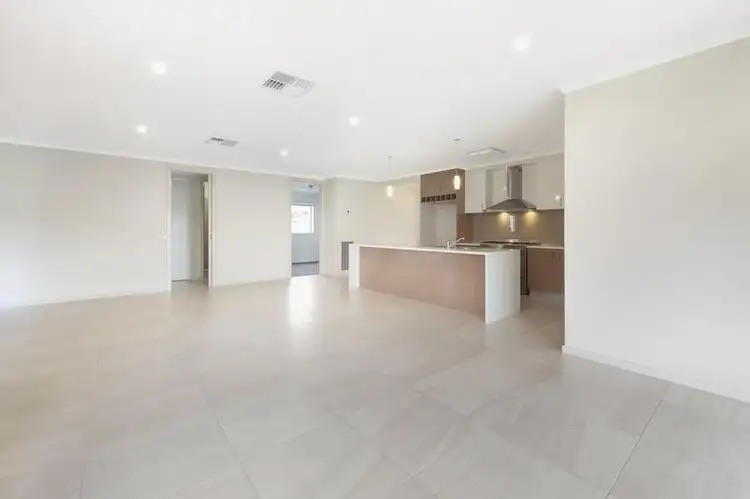 Fifth view of Homely house listing, 6 Anna Ct, North Albury NSW 2640