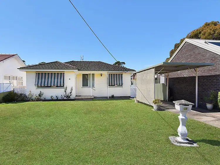 16 Bell  St, Belmont North NSW 2280