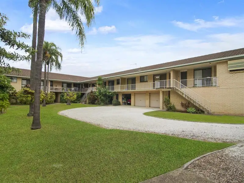 Main view of Homely unit listing, 2/5 Lind Ave, Palm Beach QLD 4221