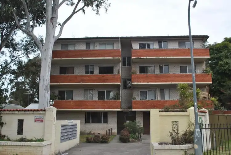 18/1 Waterside Cres, Carramar NSW 2163
