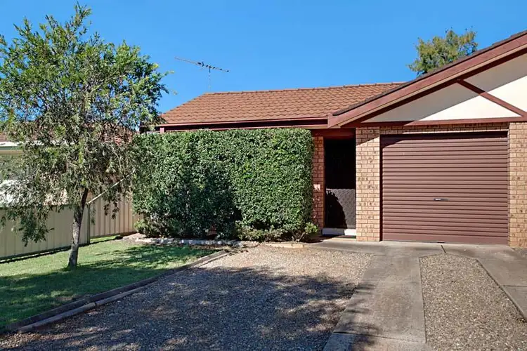 1/16 Oswald  Cres, Rosemeadow NSW 2560