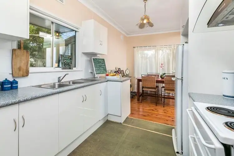 Fourth view of Homely house listing, 5 Greenfield Pl, Forestville NSW 2087