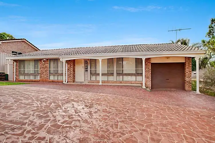 19 Boythorn Ave, Ambarvale NSW 2560