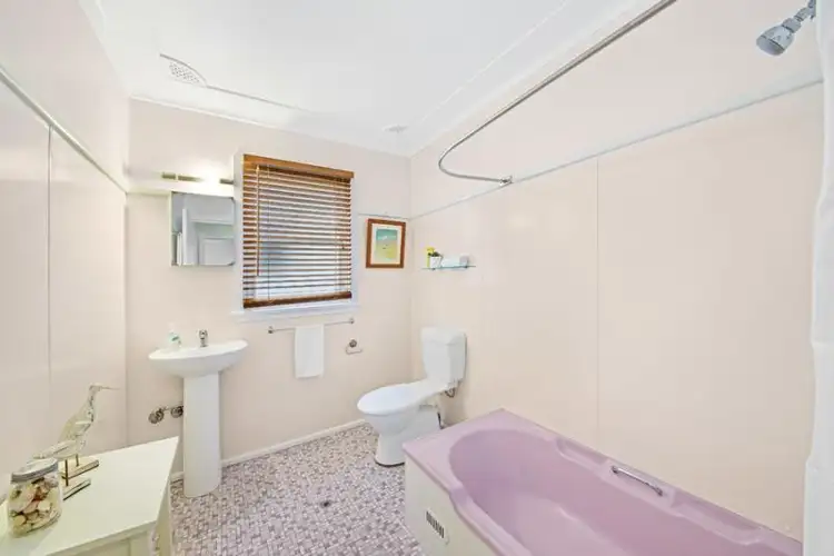 Sixth view of Homely house listing, 25 Commonwealth Ave, Blackwall NSW 2256