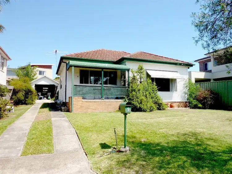 9 Whitfield Ave, Narwee NSW 2209