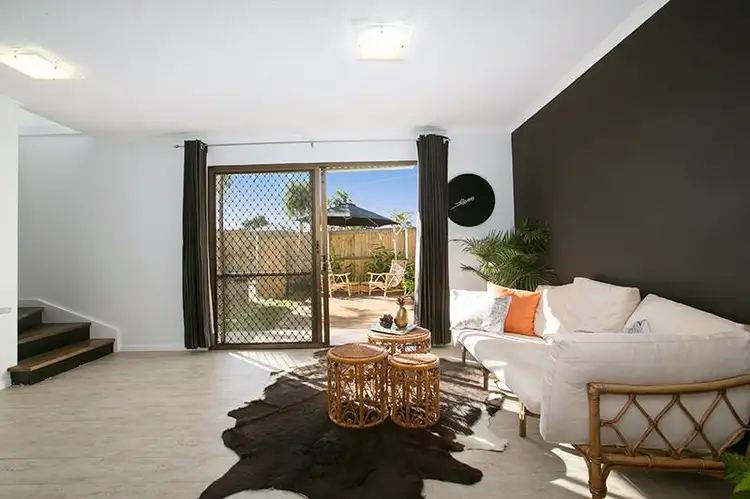 Main view of Homely townhouse listing, 2/27 Brassey St, Fairfield QLD 4103